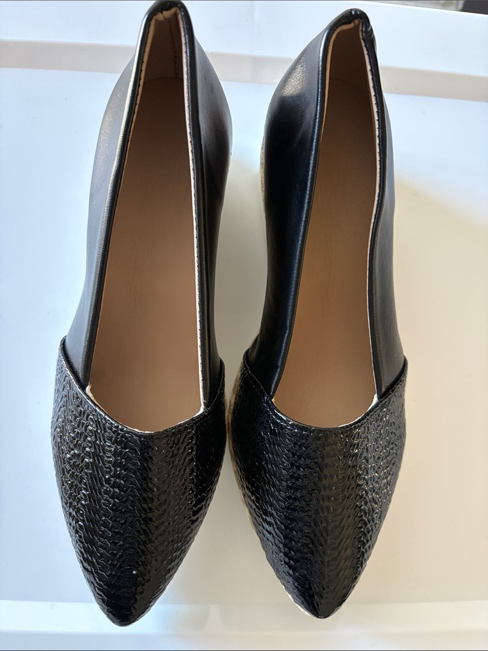 SHEIN Black Pointed-Toe Loafers with Textured Front